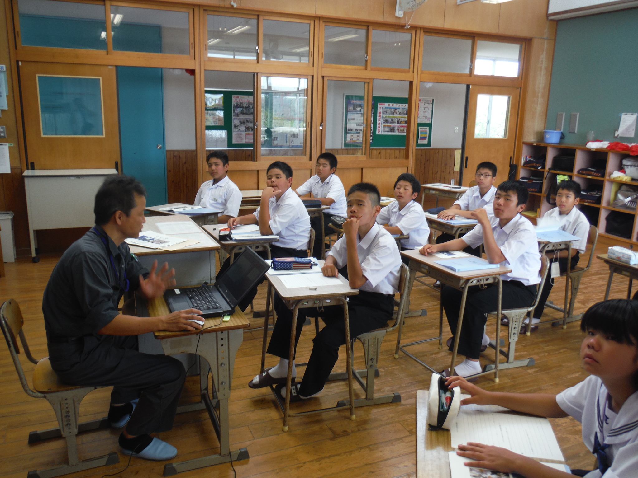 田皆中学校１年生の皆さんが国営地下ダム施設について学びました