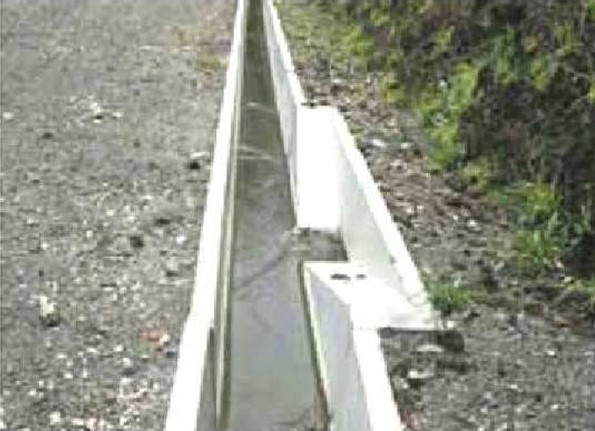 小動物保護型側溝（例）