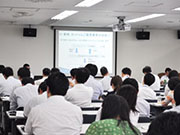 7月28日報告会全体写真