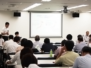 7月14日報告会全体写真