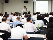 7月4日報告会風景