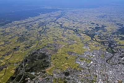 横手盆地に広がる水田地帯