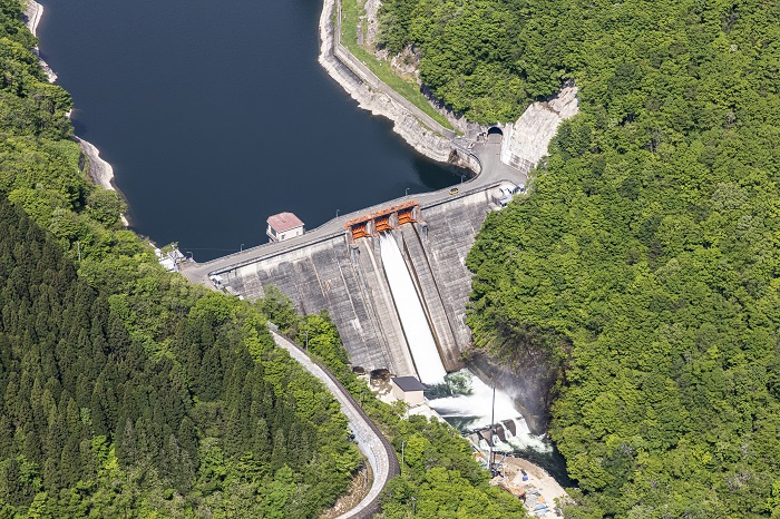 豊沢湖を上空より望む