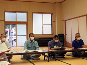 協議会の役員(左から2人目が髙橋会長)