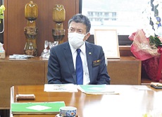 一関市長 佐藤氏