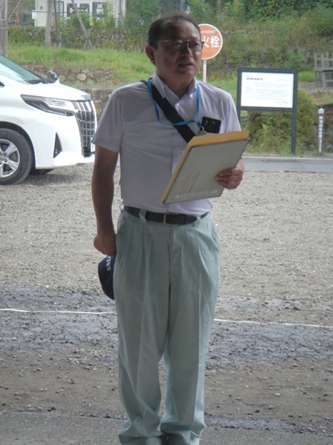 挨拶する加納地方参事官