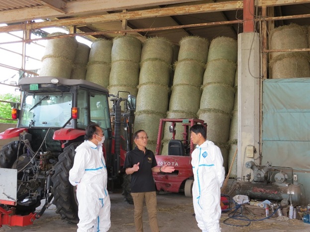 施設見学の様子