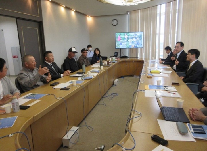 意見交換の様子(5月16日撮影)