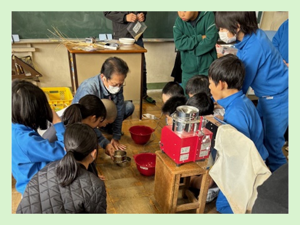田んぼの学校（精米授業）1