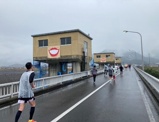 「頭首工ちゃん」とランナー達