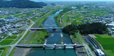 岡島頭首工上流から